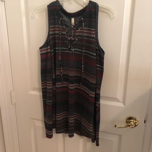 Top - Picture 2 of 5